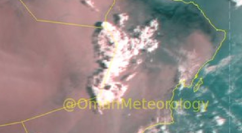 الارصاد الجوية العمانية..وجود السحب المنخفضة على أجزاء من سواحل بحر عمان